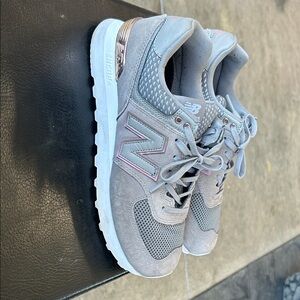 New Balance 574 Women's Light Gray Sneaker